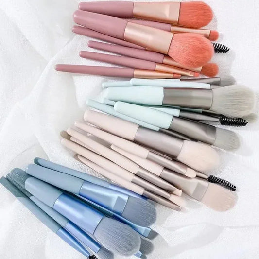 8PCS Portable Makeup Brush Set – Soft & Travel-Friendly